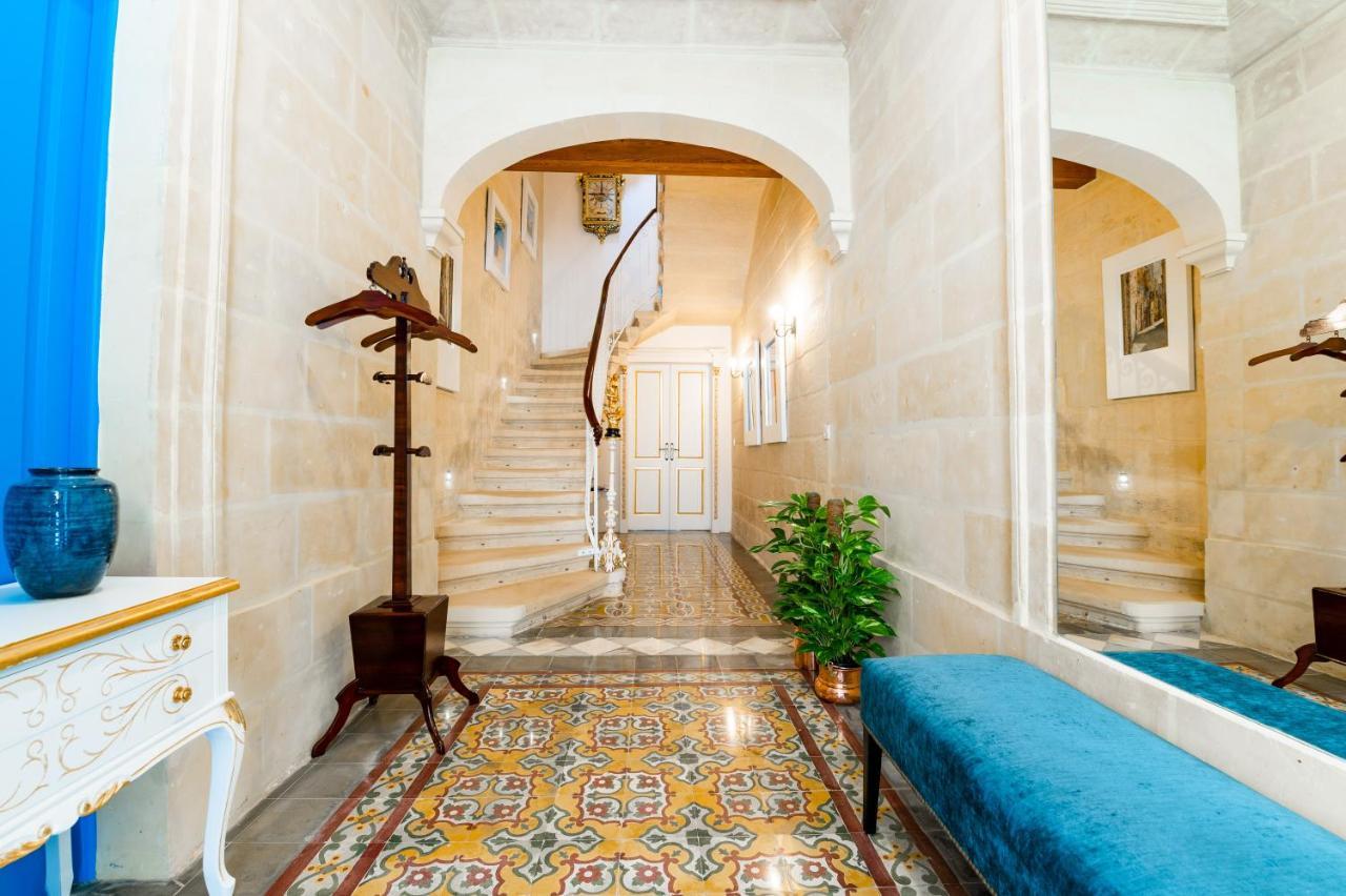 Monreal Boutique Townhouse - R024Rm3 Paola Exterior foto
